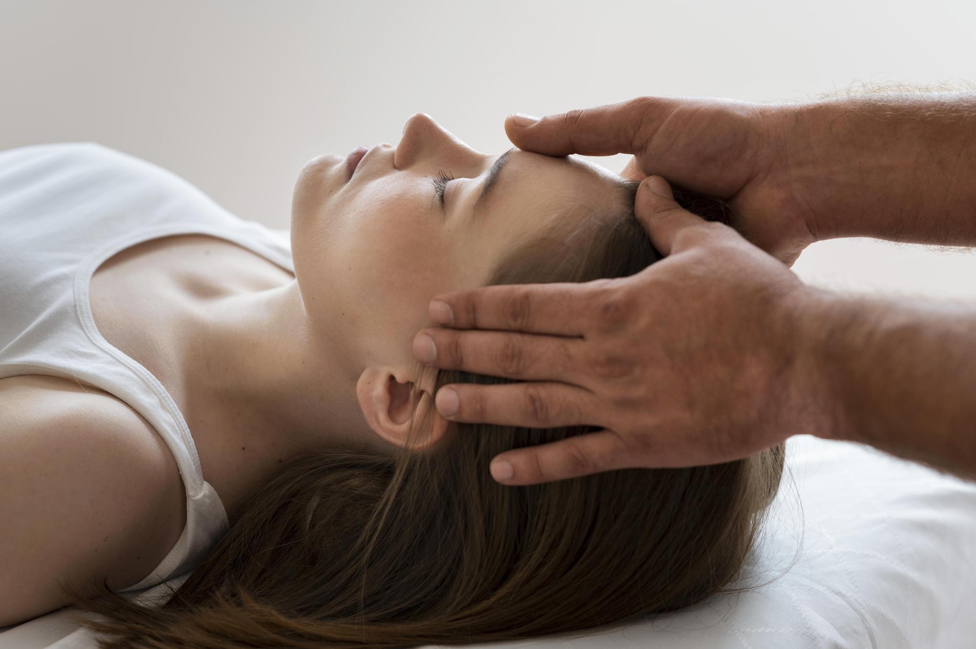 Formation en th&eacute;rapie craniosacrale manuelle en Suisse